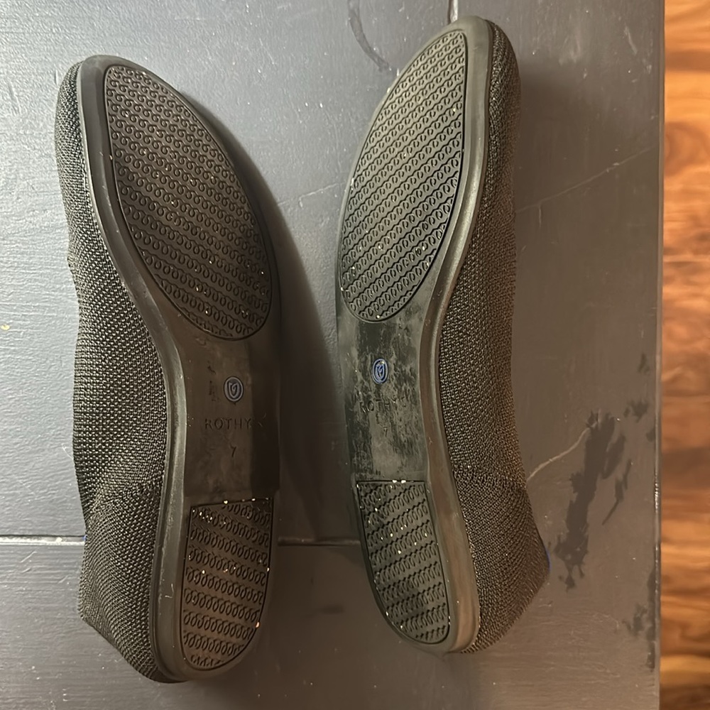 Black Rothy’s shoes - Picture 2 of 4